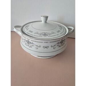Fine Porcelain Wade China DIANE Japan Covered Casserole Dish New in box Vtg